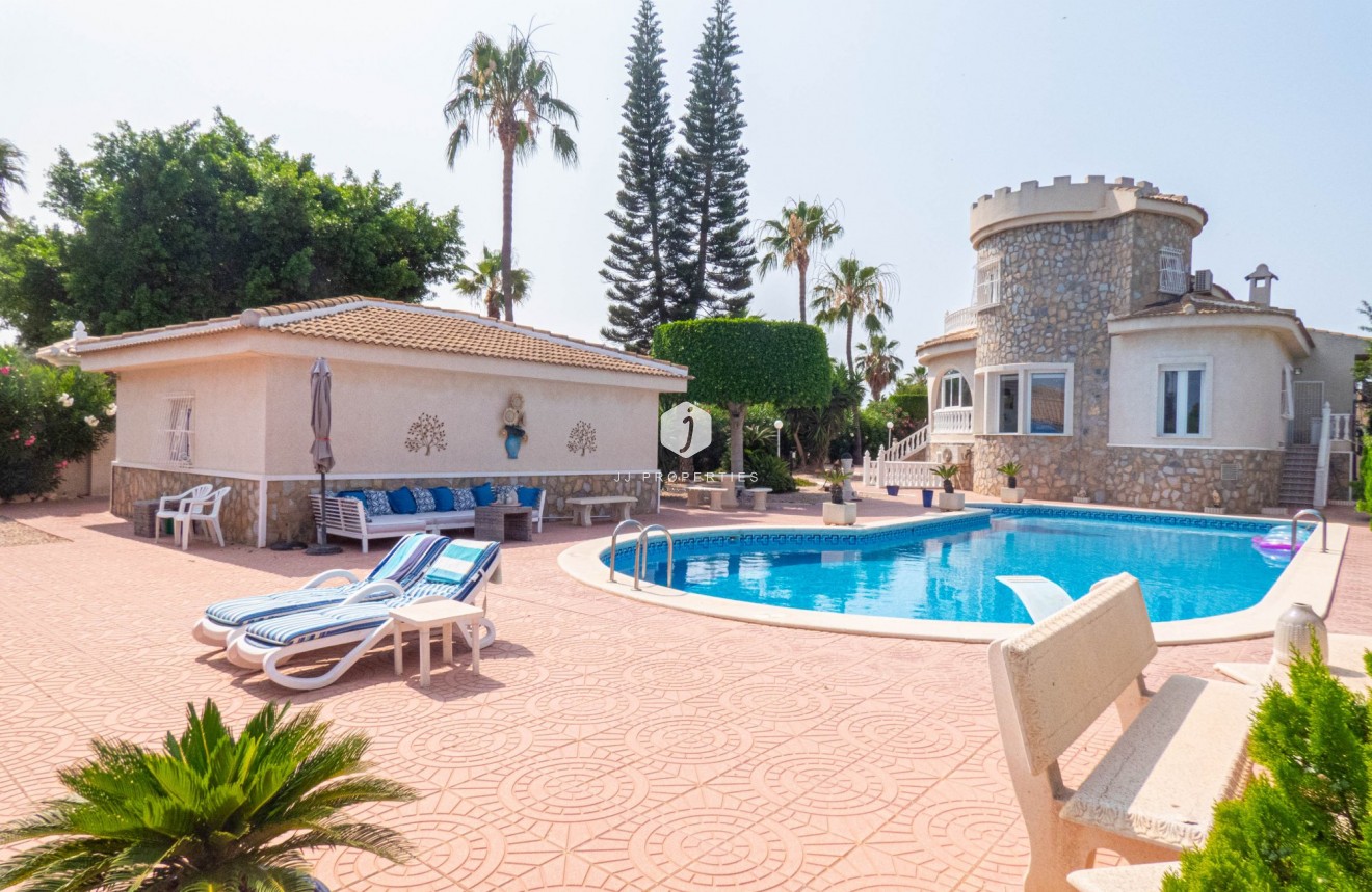 Resale - Villa -
Ciudad Quesada - Costa Blanca