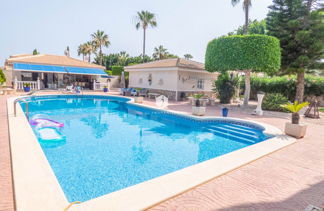 Resale - Villa -
Ciudad Quesada - Costa Blanca