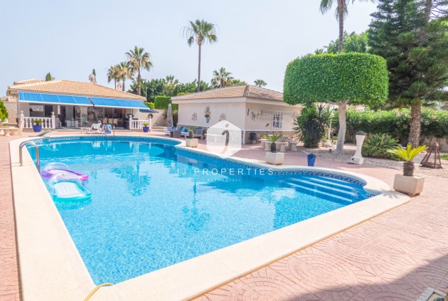 Resale - Villa -
Ciudad Quesada - Costa Blanca