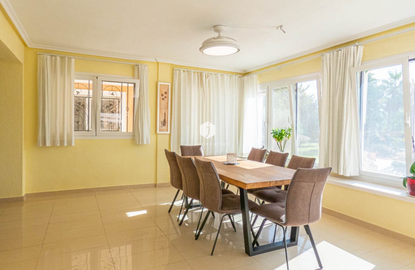 Resale - Villa -
San Miguel de Salinas - Inland