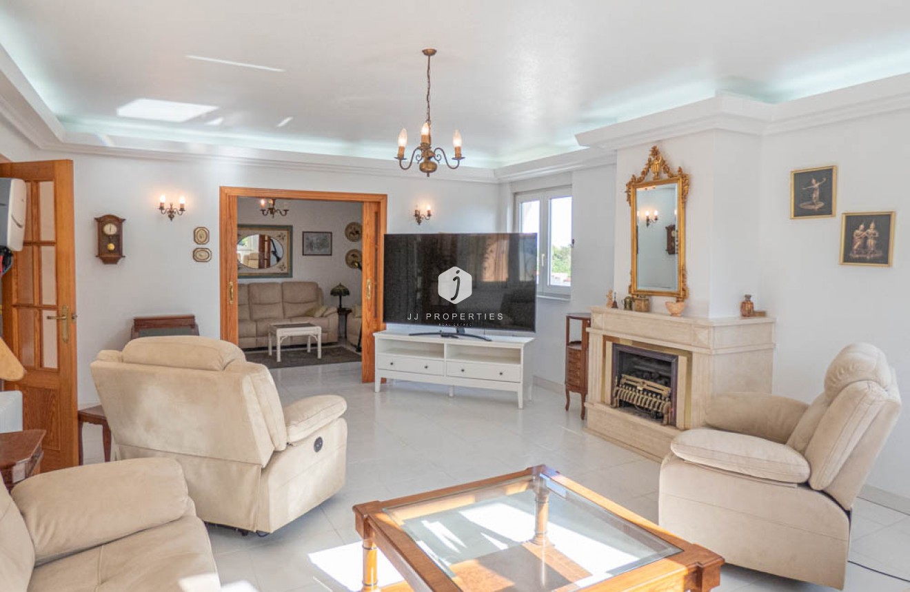 Resale - Villa -
San Miguel de Salinas - Inland