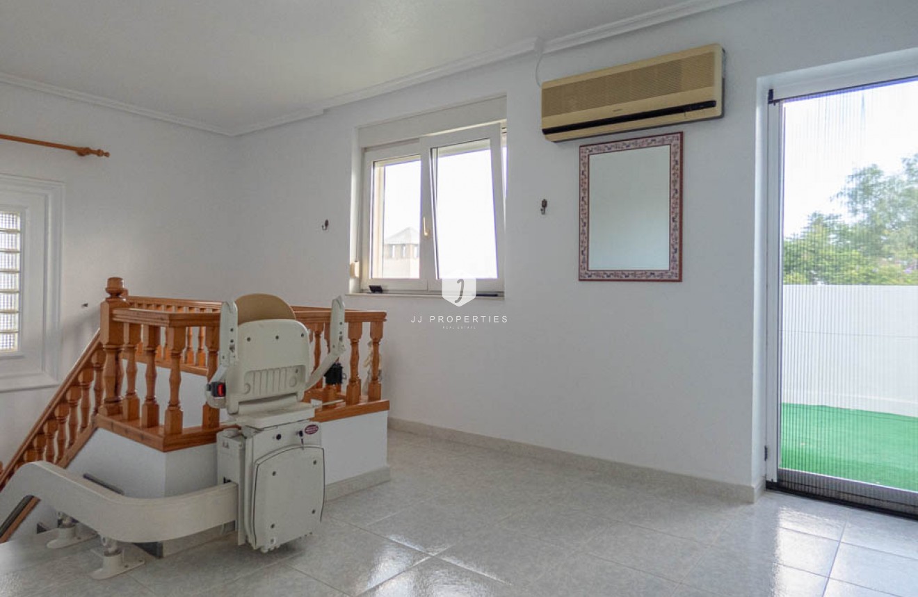 Resale - Villa -
San Miguel de Salinas - Inland