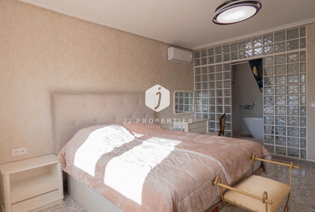 Resale - Villa -
San Miguel de Salinas - Inland