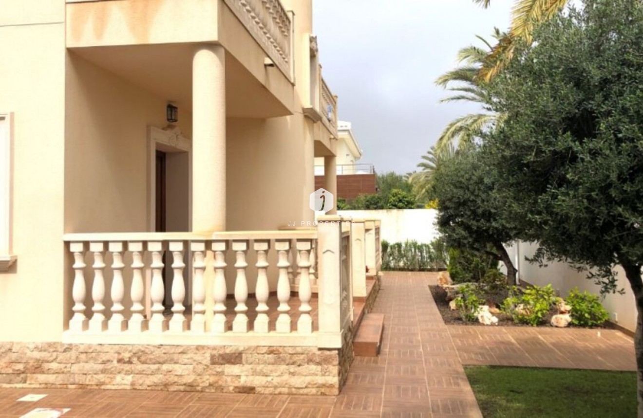 Resale - Villa -
Cabo Roig - Costa Blanca