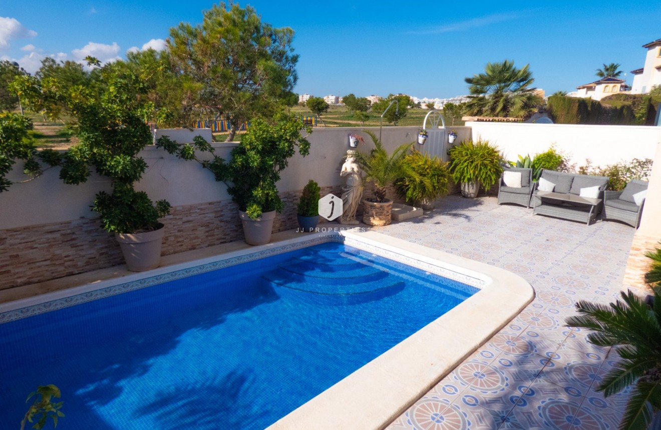 Resale - Villa -
Playa Flamenca - Costa Blanca