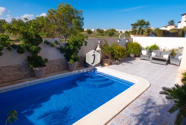 Resale - Villa -
Playa Flamenca - Costa Blanca