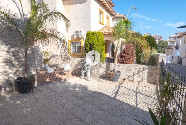 Resale - Villa -
Playa Flamenca - Costa Blanca