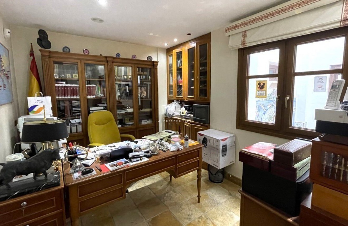 Resale - Chalet -
Torrevieja - Costa Blanca