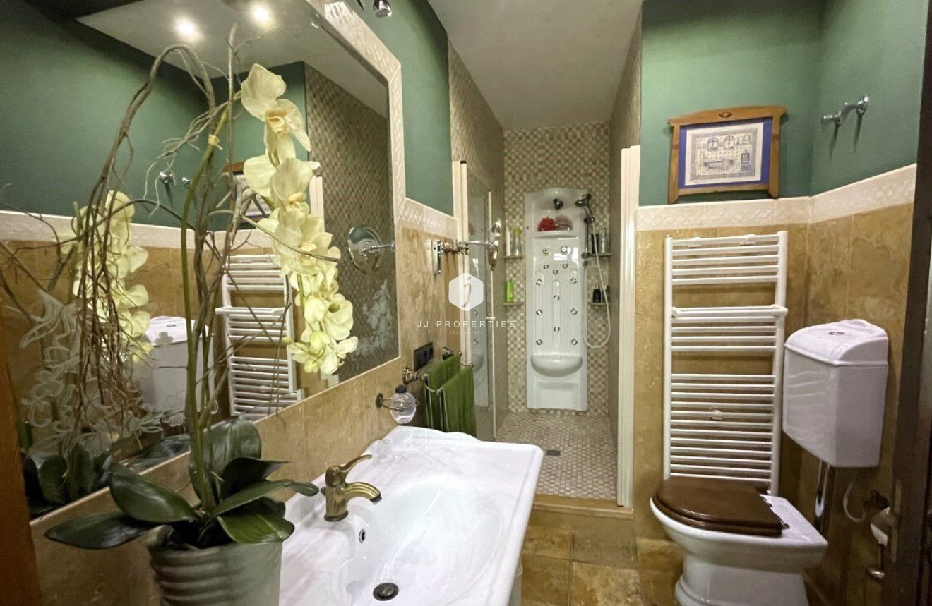 Resale - Chalet -
Torrevieja - Costa Blanca