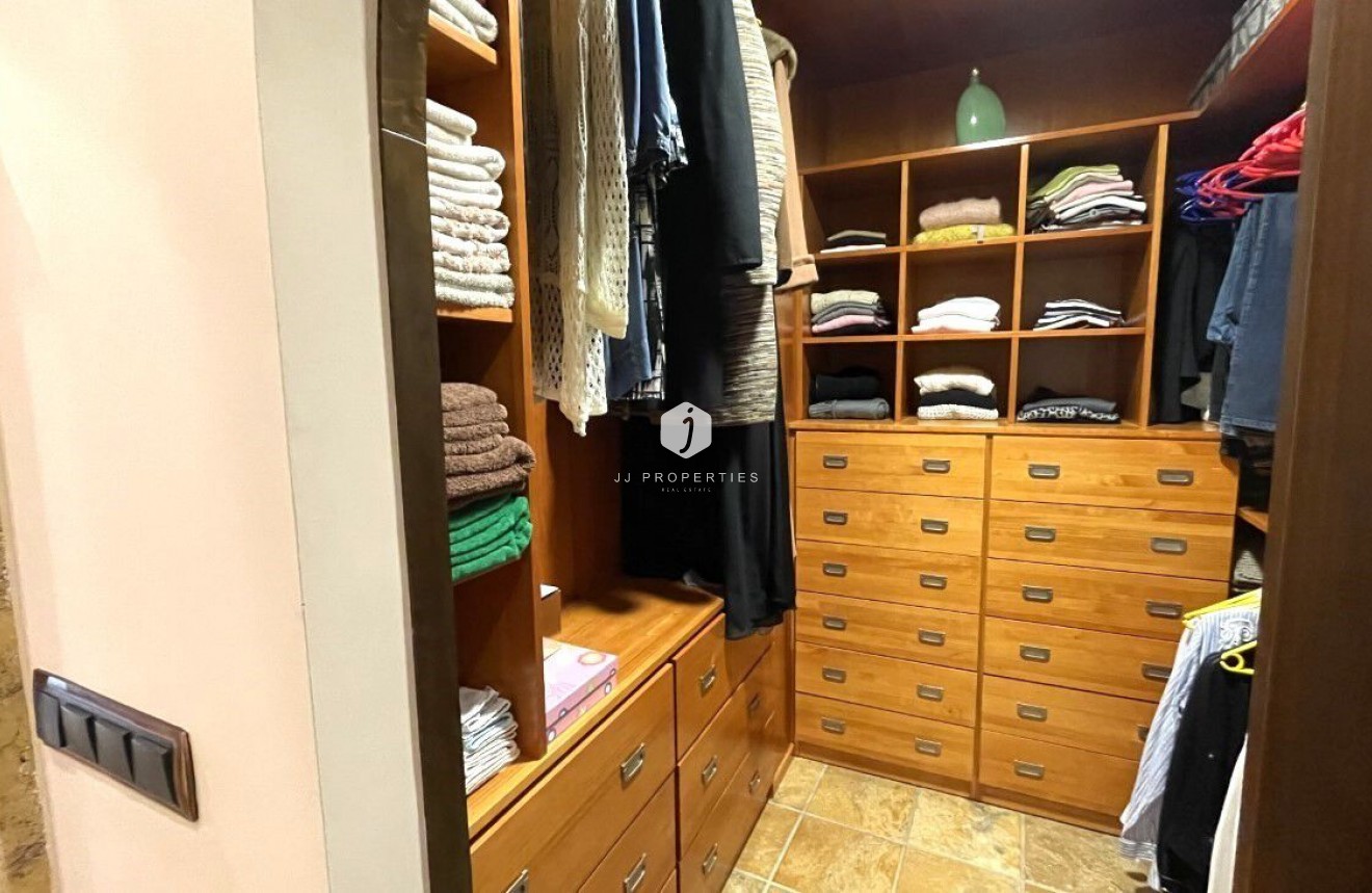 Resale - Chalet -
Torrevieja - Costa Blanca