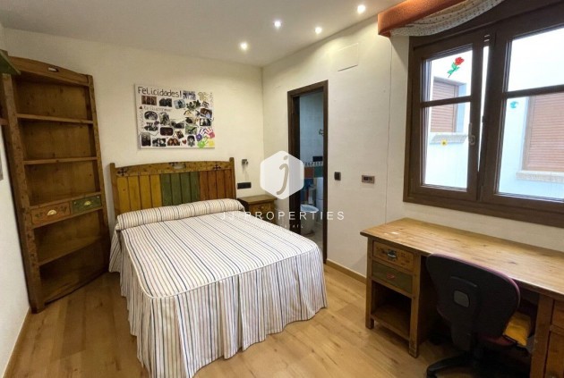 Resale - Chalet -
Torrevieja - Costa Blanca