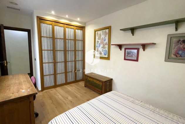 Resale - Chalet -
Torrevieja - Costa Blanca