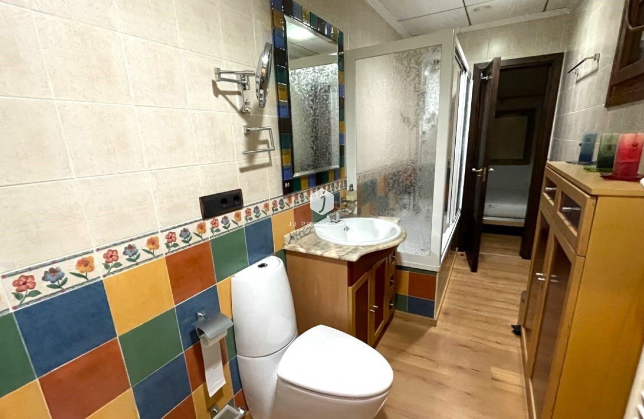 Resale - Chalet -
Torrevieja - Costa Blanca