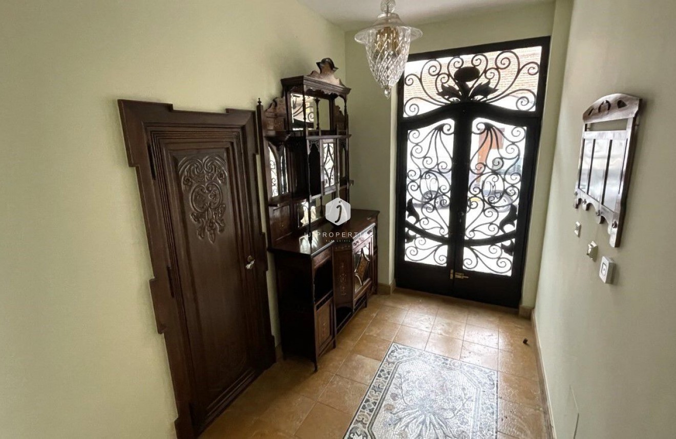 Resale - Chalet -
Torrevieja - Costa Blanca