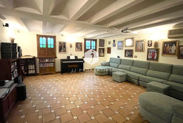 Resale - Chalet -
Torrevieja - Costa Blanca