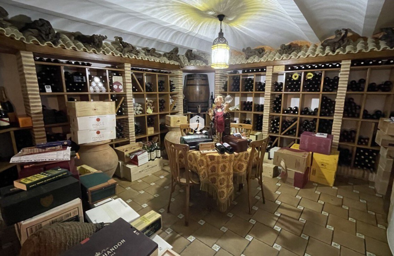 Resale - Chalet -
Torrevieja - Costa Blanca