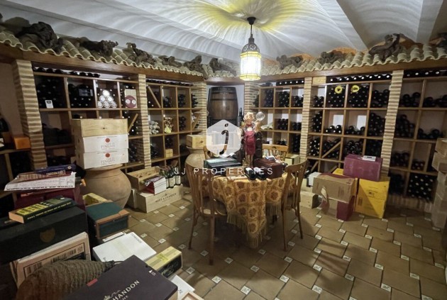 Resale - Chalet -
Torrevieja - Costa Blanca