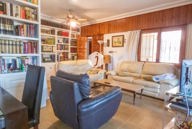 Resale - Villa -
Dehesa de Campoamor - Costa Blanca