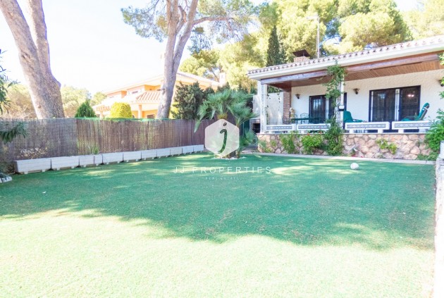 Resale - Villa -
Dehesa de Campoamor - Costa Blanca