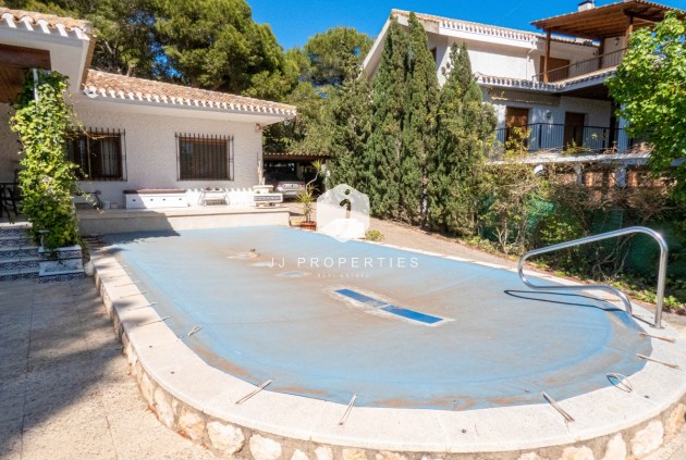 Resale - Villa -
Dehesa de Campoamor - Costa Blanca