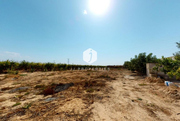 Z drugiej ręki - Szalet -
Albatera - Inland