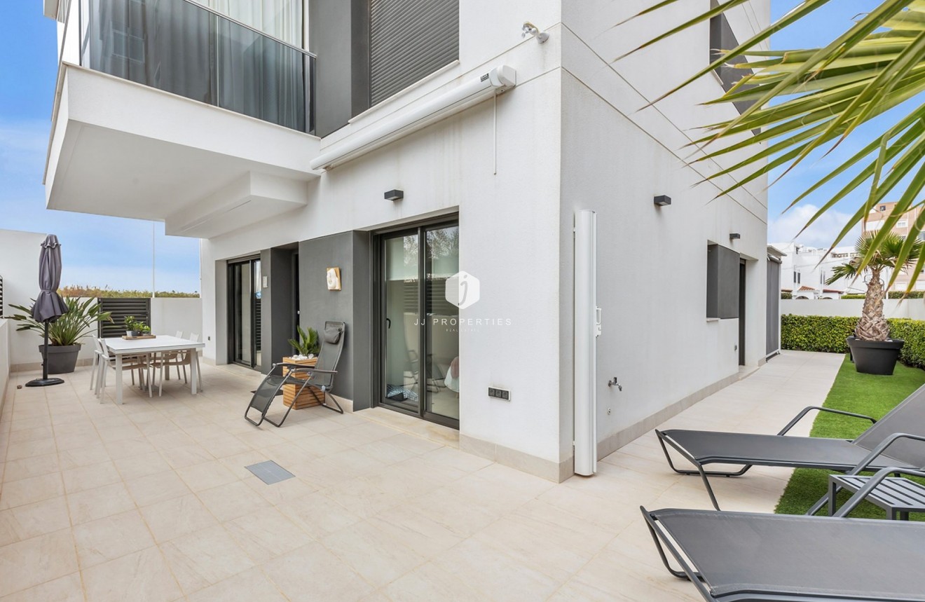 Tweedehands - Appartement / flat -
Torrevieja - Costa Blanca