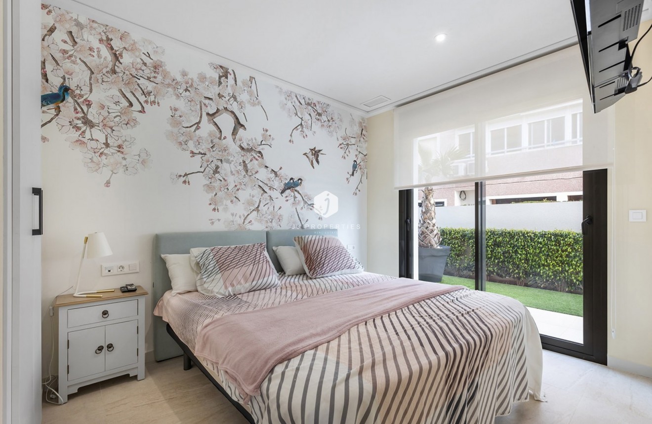 Tweedehands - Appartement / flat -
Torrevieja - Costa Blanca