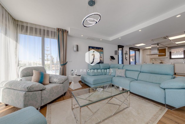 Resale - Villa -
Torrevieja - Costa Blanca