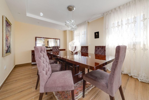 Resale - Villa -
Torrevieja - Costa Blanca