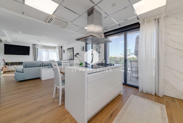 Resale - Villa -
Torrevieja - Costa Blanca