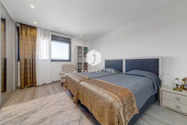 Resale - Villa -
Torrevieja - Costa Blanca