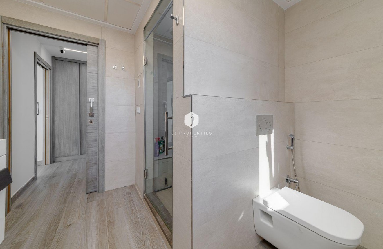 Resale - Villa -
Torrevieja - Costa Blanca