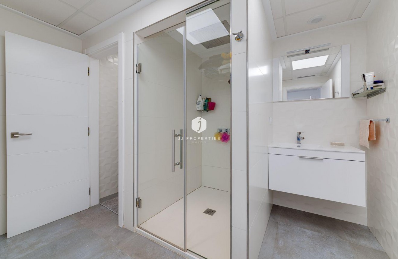 Resale - Villa -
Torrevieja - Costa Blanca