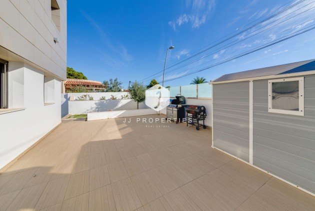 Resale - Villa -
Torrevieja - Costa Blanca
