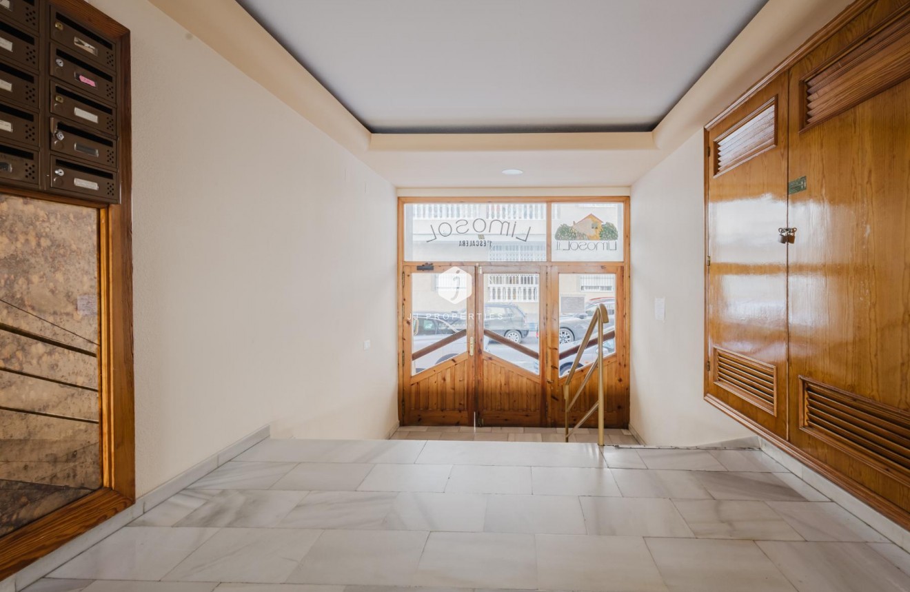 D'occasion - Appartement -
Torrevieja - Costa Blanca