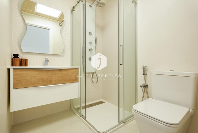 Resale - Apartment / flat -
Los Balcones - Costa Blanca