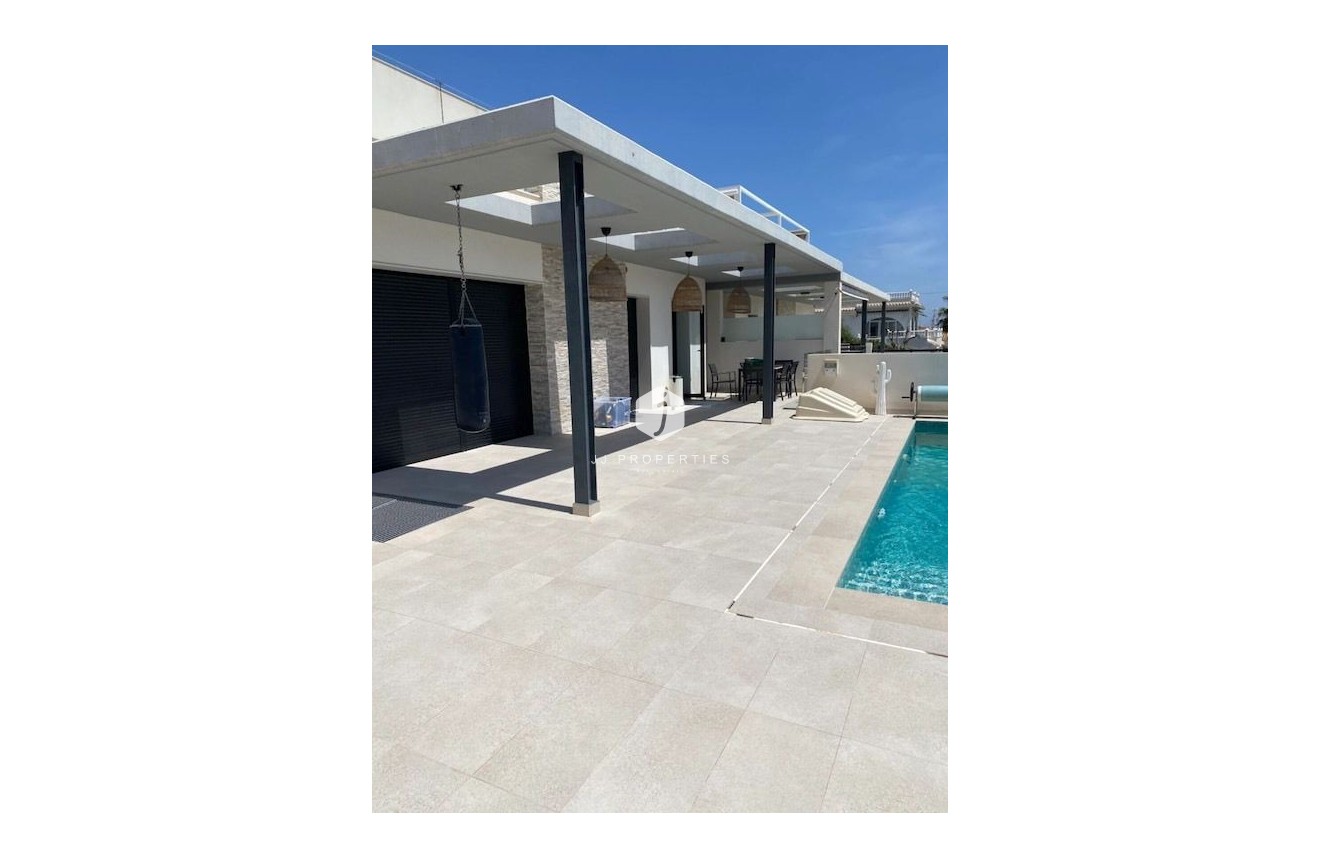 Resale - Villa -
Los Balcones - Costa Blanca