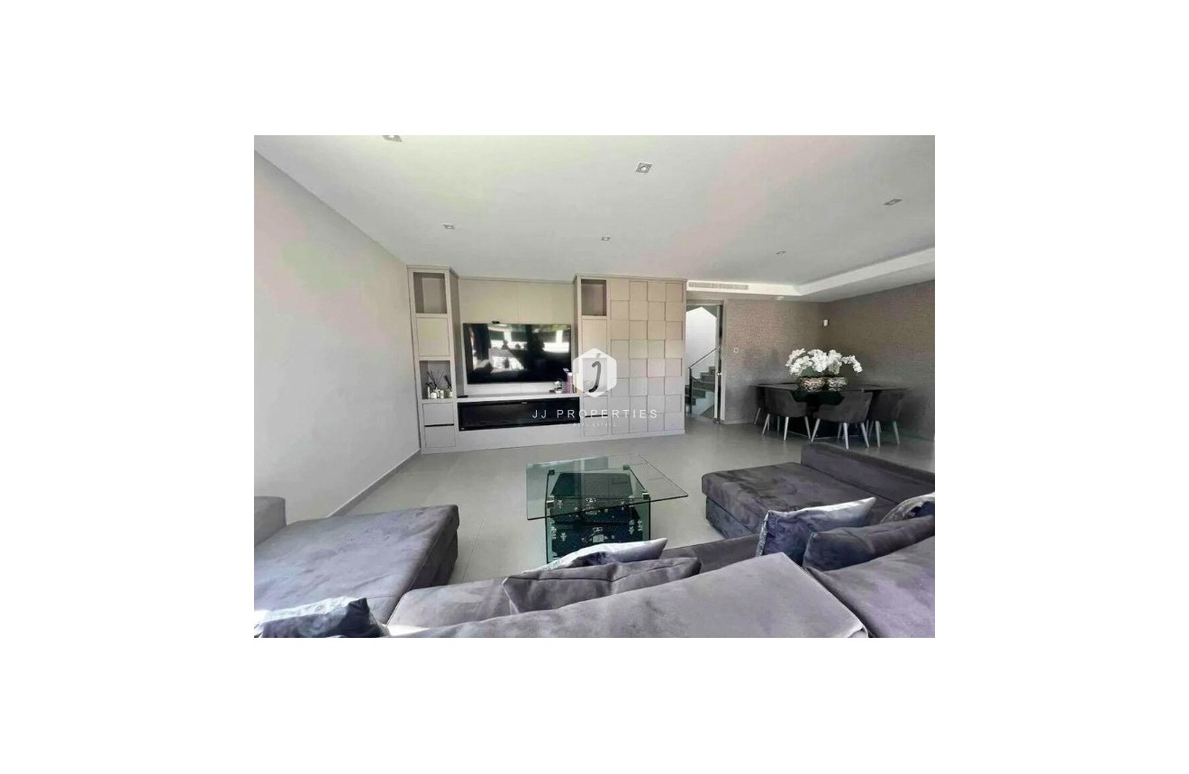 Resale - Villa -
Los Balcones - Costa Blanca