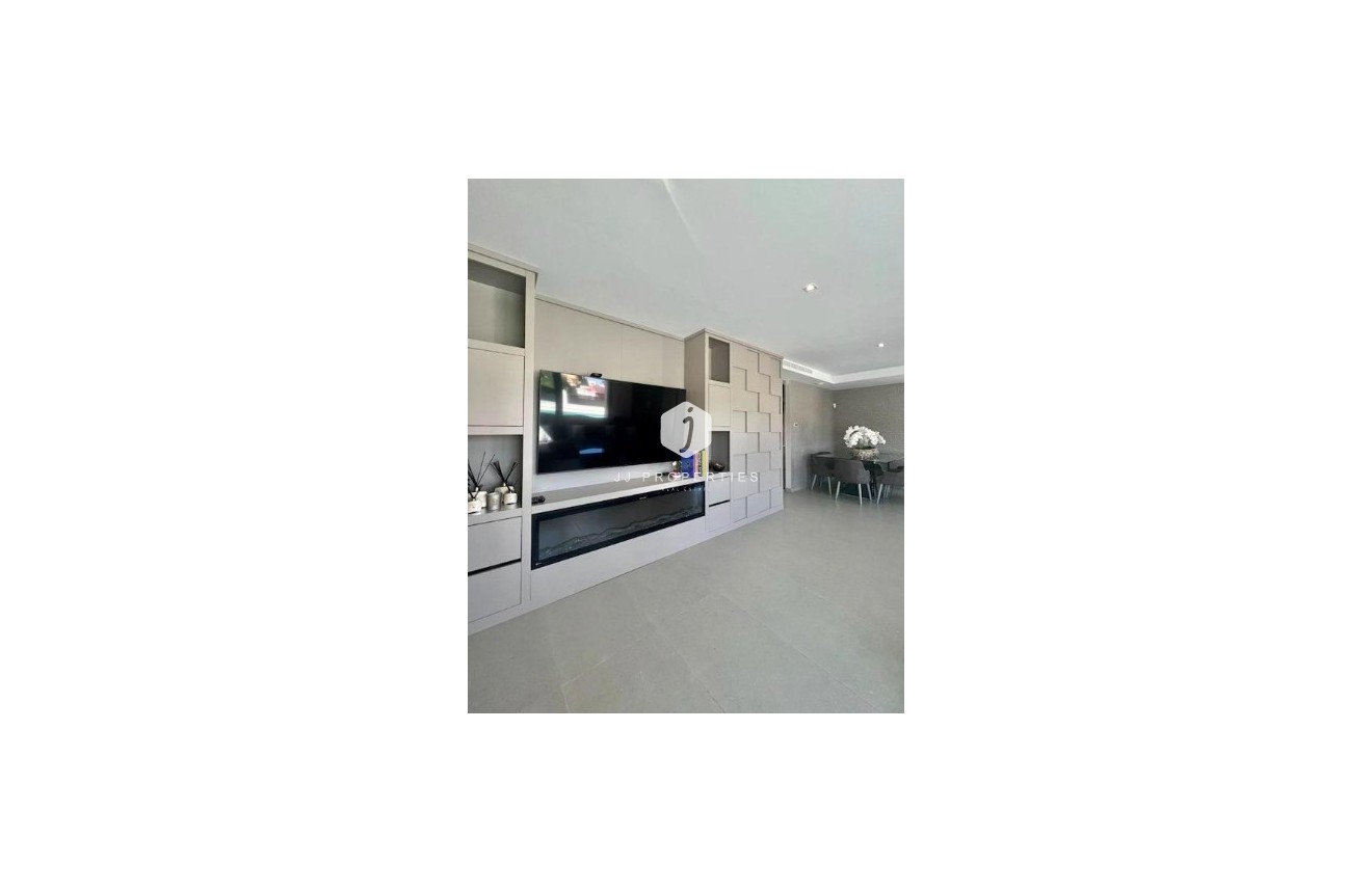 Resale - Villa -
Los Balcones - Costa Blanca