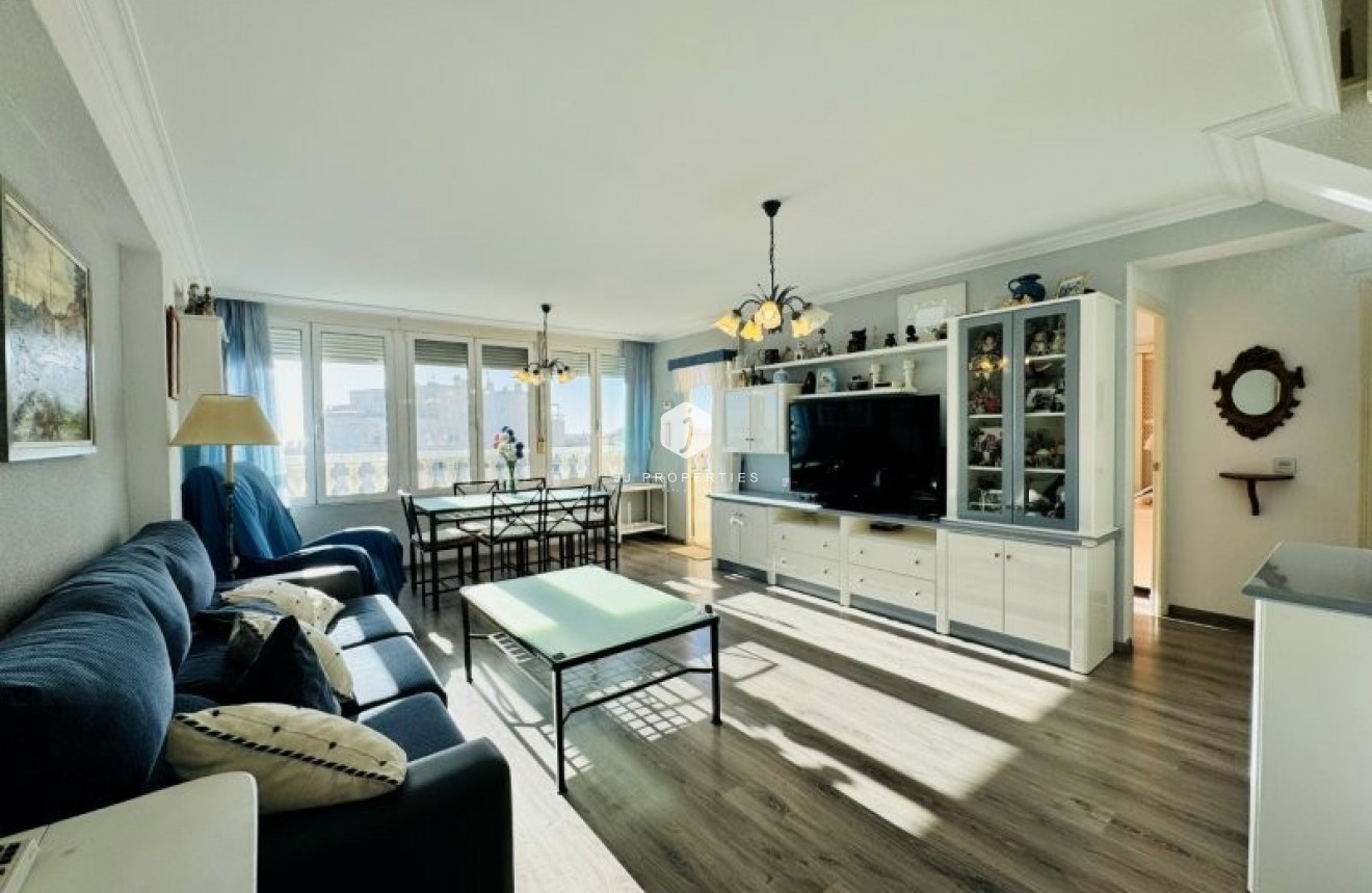 D'occasion - Attique -
La Mata - Costa Blanca