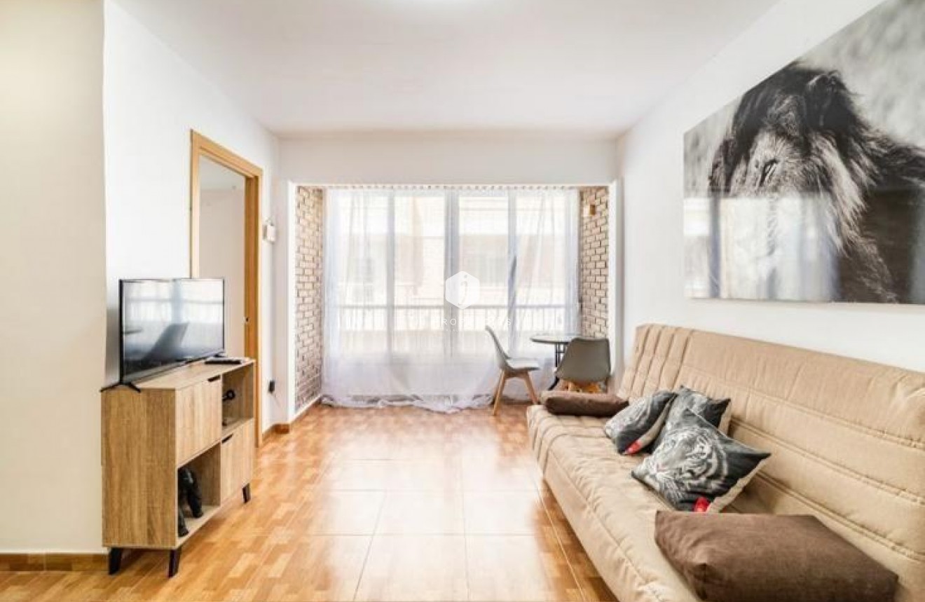 Tweedehands - Appartement / flat -
Torrevieja - La Mata Pueblo