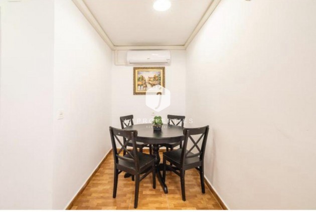 Tweedehands - Appartement / flat -
Torrevieja - La Mata Pueblo