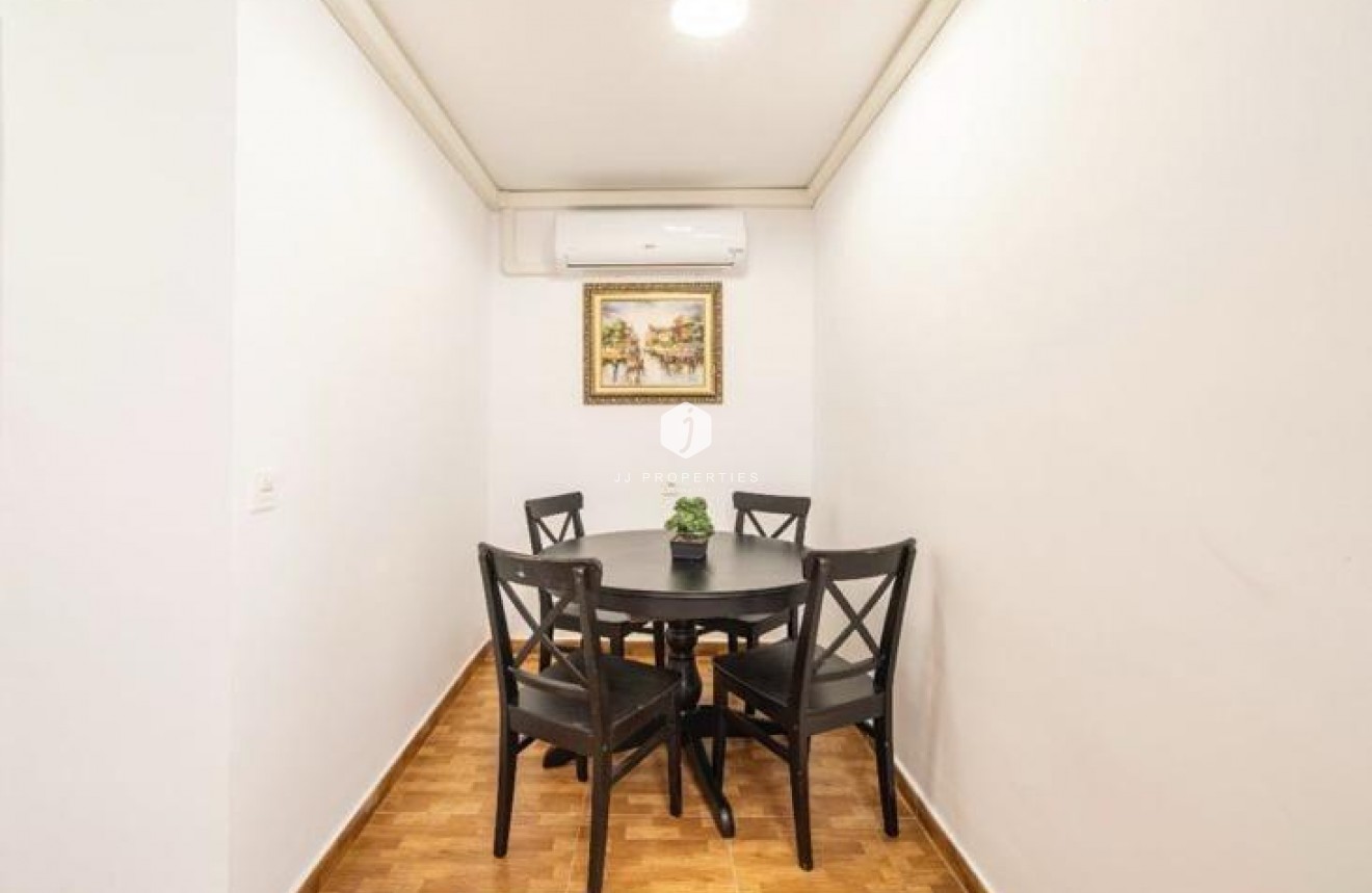 Tweedehands - Appartement / flat -
Torrevieja - La Mata Pueblo