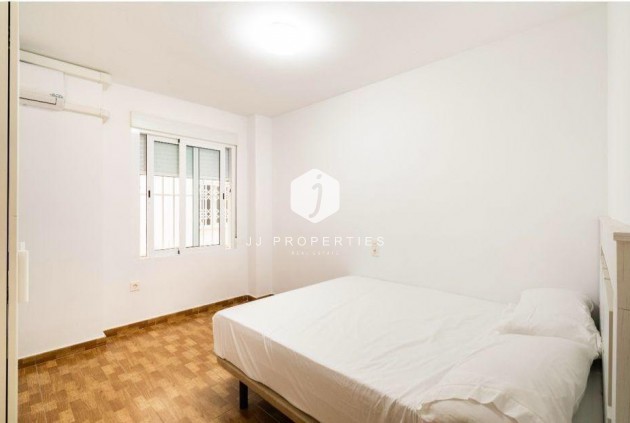 Tweedehands - Appartement / flat -
Torrevieja - La Mata Pueblo