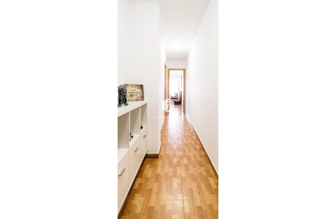 Tweedehands - Appartement / flat -
Torrevieja - La Mata Pueblo