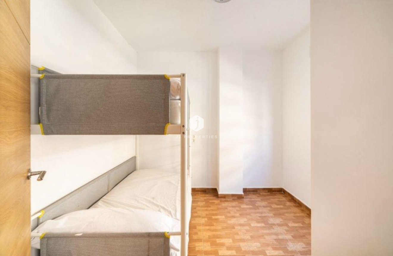 Tweedehands - Appartement / flat -
Torrevieja - La Mata Pueblo