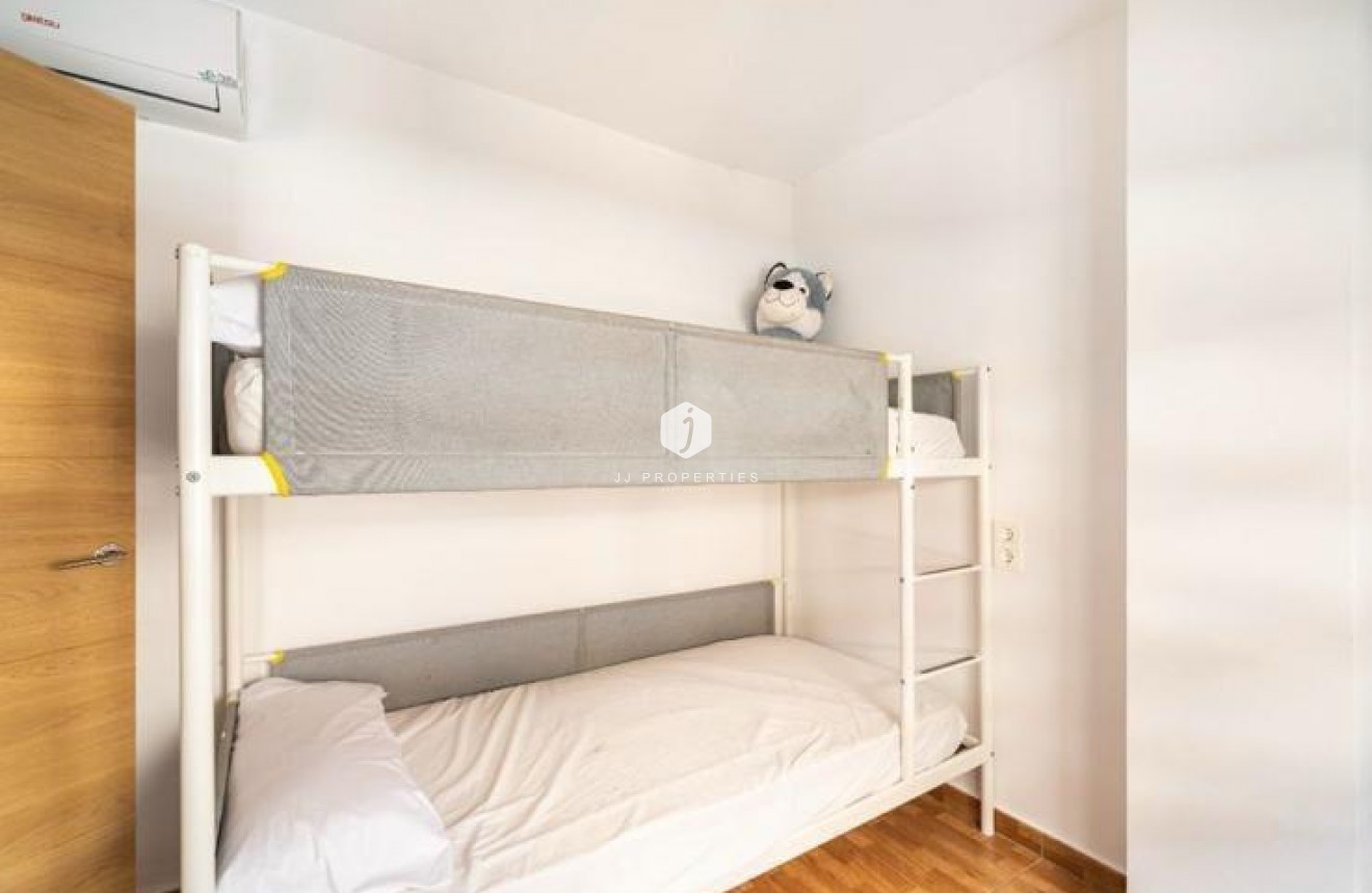 Tweedehands - Appartement / flat -
Torrevieja - La Mata Pueblo