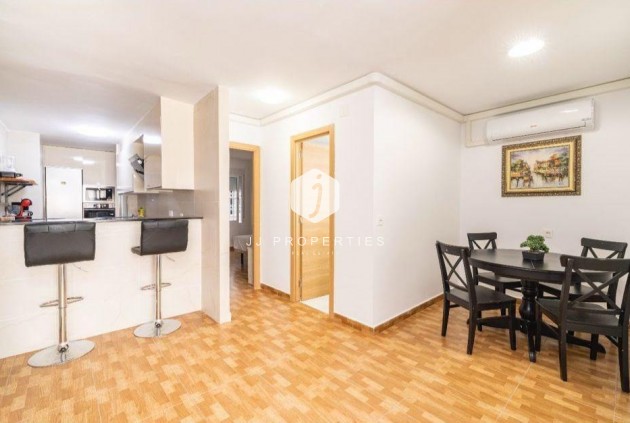 Tweedehands - Appartement / flat -
Torrevieja - La Mata Pueblo