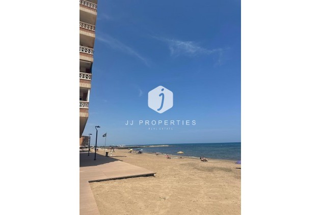 Tweedehands - Appartement / flat -
Torrevieja - La Mata Pueblo