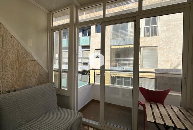 Resale - Apartment / flat -
Torrevieja - Estacion de autobuses